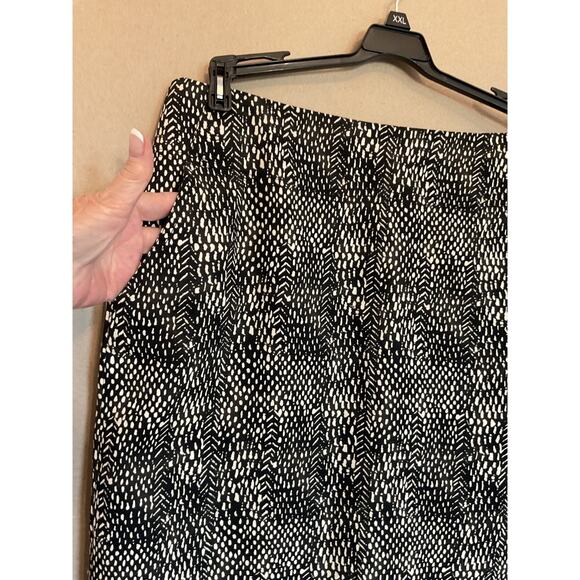 Rafaella Black Animal Print Lined Skirt w/pockets Sz 10 - Picture 2 of 5